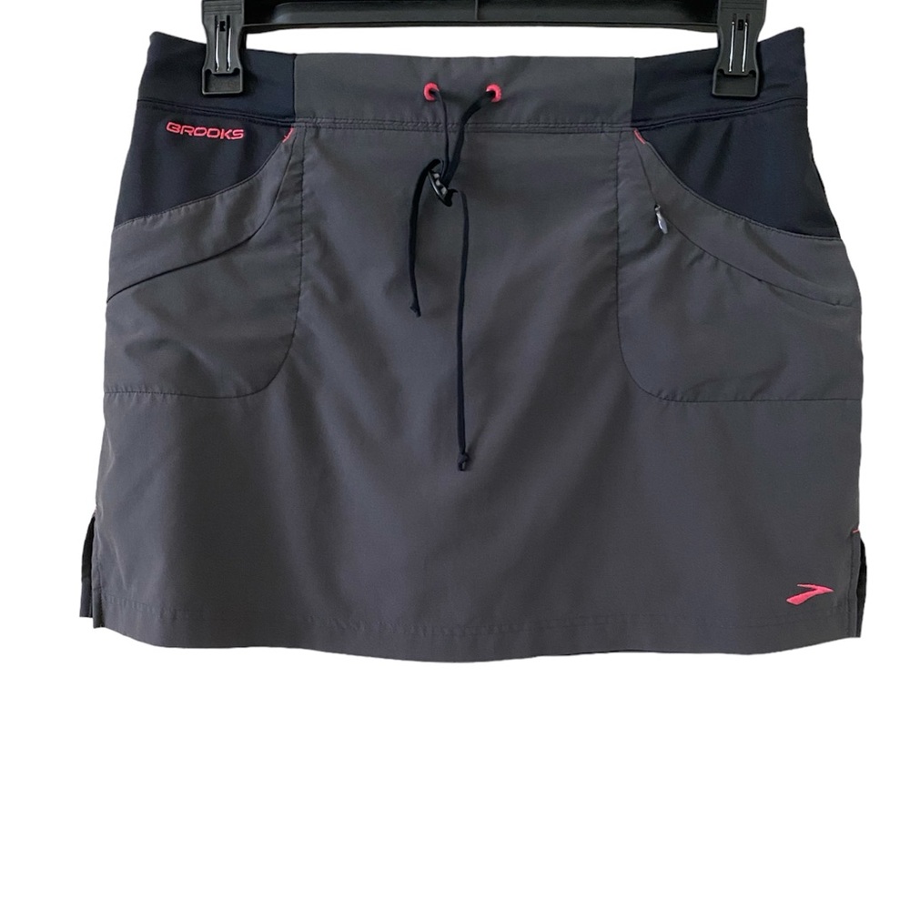 Brooks Black Gray Shadow Equilibrium Collection T… - image 1